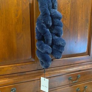 Twist fur scarf. Alex -Max